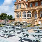 The Queens Hotel 